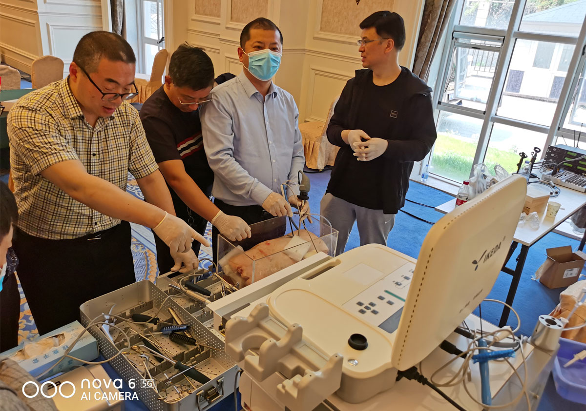 熱烈祝賀|煙臺市首屆雙通道脊柱內鏡UBE技術高峰論壇暨山東省康復醫(yī)學會腰背疼痛康復分會UBE學組2021年第一次會議圓滿結束！